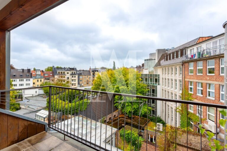 Aachen-Zentrum: Bezugsfreie Penthouse-Wohnung in TOP-Lage mit tollem Weitblick auf Dom und Rathaus!