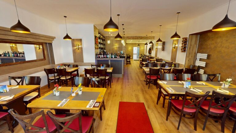 Historisches Geschäftshaus an der Porta Nigra – Baudenkmal – bis Ende 2036 vermietet – ausbaufähig!