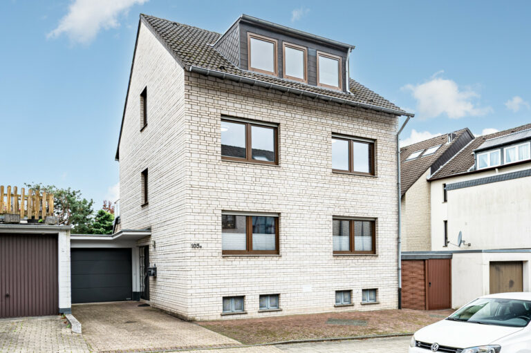 Modernisiertes Familiendomizil im Brander Zentrum: 6 Schlafzimmern, Garten + Garage- provisionsfrei!