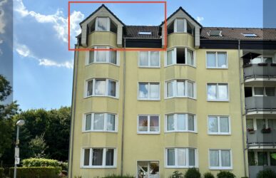 Sanierungsbedurftiges-Appartement-im-Dachgeschoss-eines-soliden-Hauses-mit-Stellplatz-Frontansicht