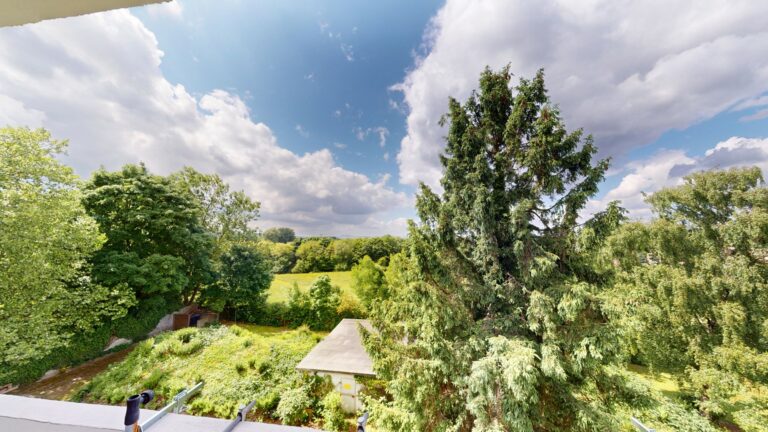 Charmante Eigentumswohnung mit 4 Zimmern und herrlichem Ausblick in ruhiger Lage